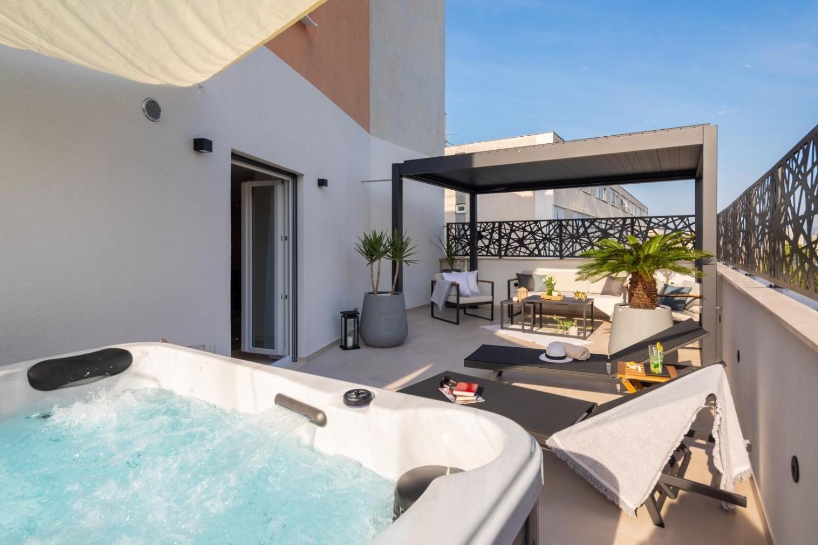 Luxury Apartment Silvery In Split Center With Jacuzzi, Sauna And Parking Luaran gambar