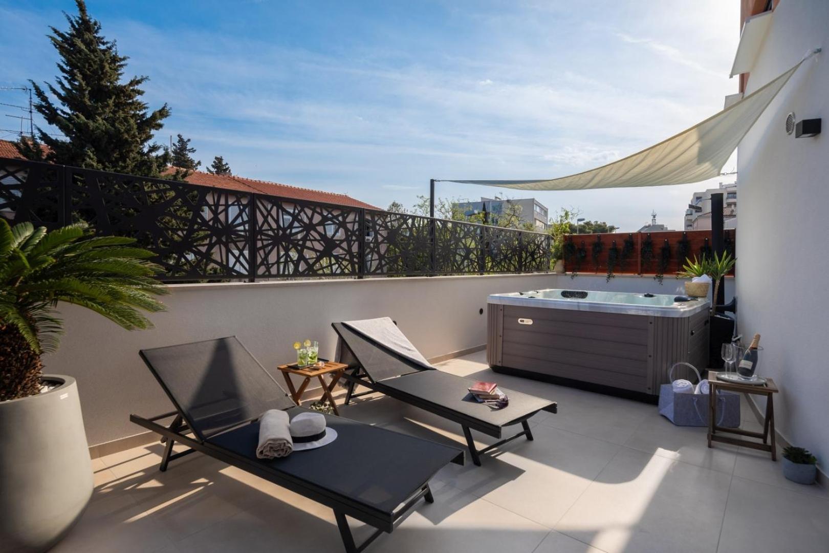 Luxury Apartment Silvery In Split Center With Jacuzzi, Sauna And Parking Luaran gambar
