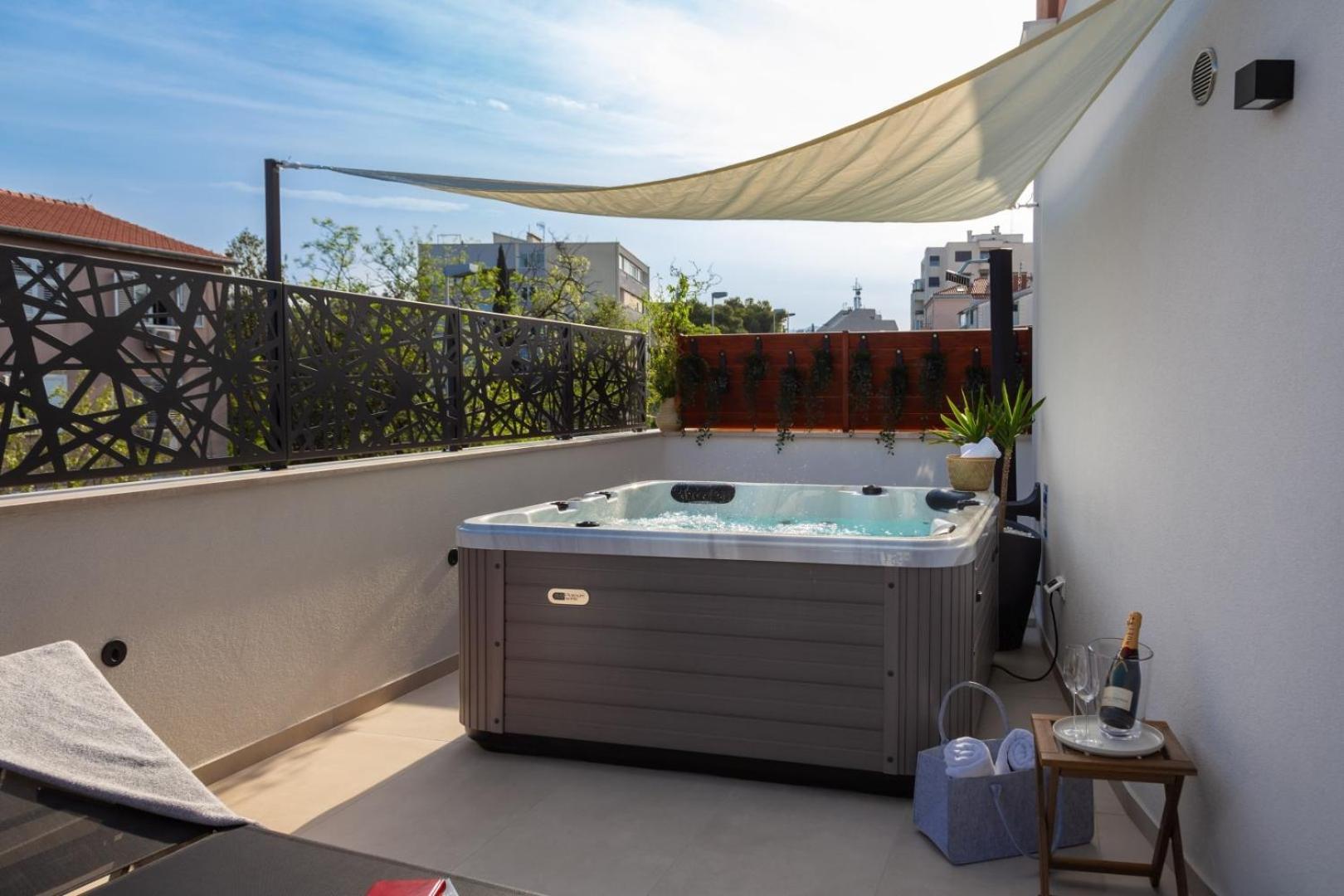 Luxury Apartment Silvery In Split Center With Jacuzzi, Sauna And Parking Luaran gambar